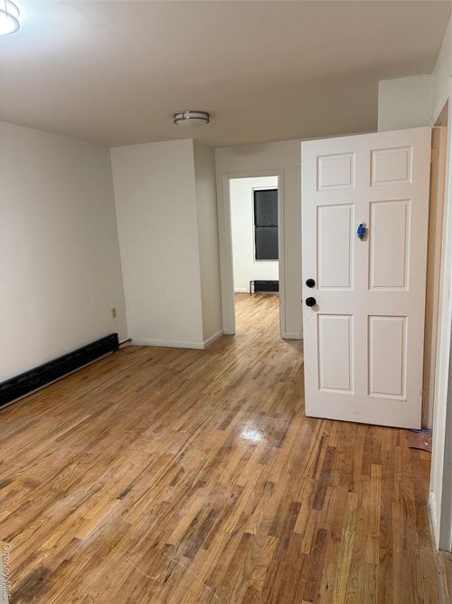 61 Montauk Ave, Brooklyn, NY, 11208-2417 | Card Image