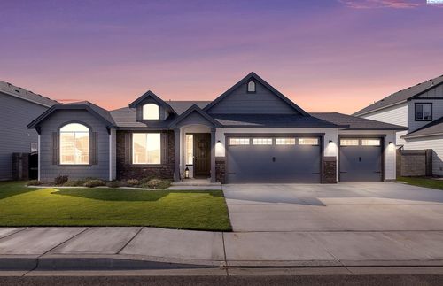 8407 Fernow St, West Richland, WA, 99353-4031 | Card Image