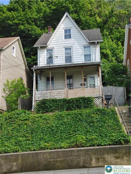 975 Wyandotte St, BETHLEHEM, PA, 18015-2745 | Card Image
