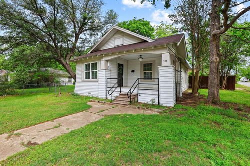 537 E Sears St, Denison, TX, 75021-2739 | Card Image