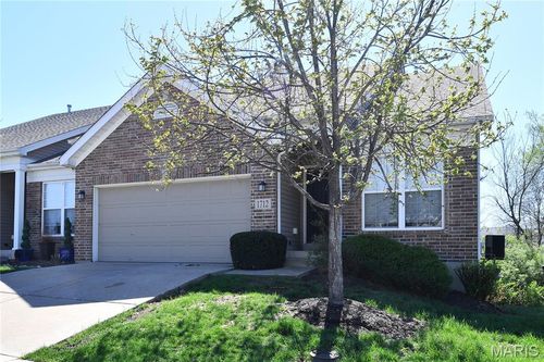 1712 Preston Centre Dr, Fenton, MO, 63026-6610 | Card Image