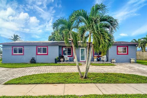 8370 Nw 185th St, Hialeah, FL, 33015-2645 | Card Image