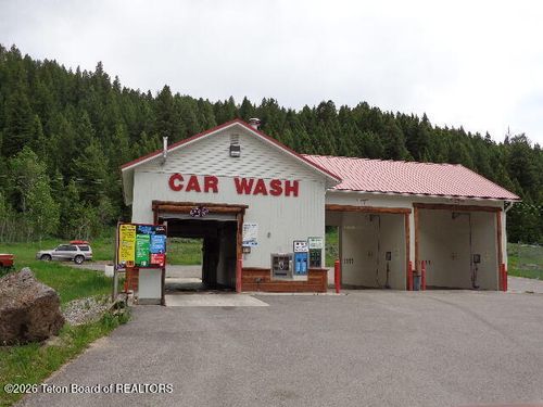 195 Trail Drive Rd, Alpine, WY, 83128 | Card Image