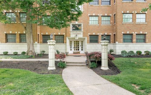 apt-17-2082 Douglass Blvd, Louisville, KY, 40205 | Card Image