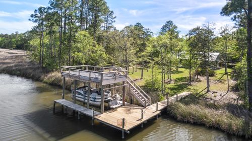 528 Bay Grove Rd, Freeport, FL, 32439-4809 | Card Image