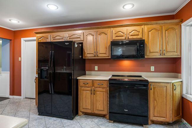 3005 Inwood Rd, House other with 3 bedrooms, 2 bathrooms and null parking in Kilgore TX | Image 7