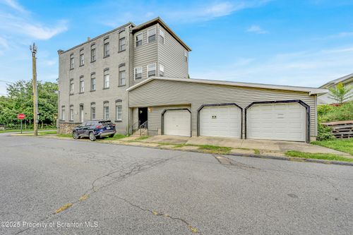 apt-3rd-717 Mill St, Dunmore, PA, 18512-3076 | Card Image