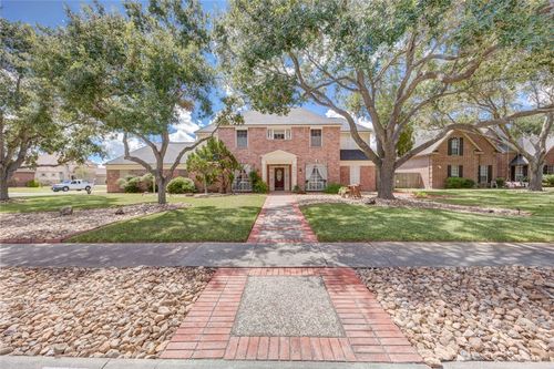 8002 Villefranche Dr, Corpus Christi, TX, 78414-6023 | Card Image