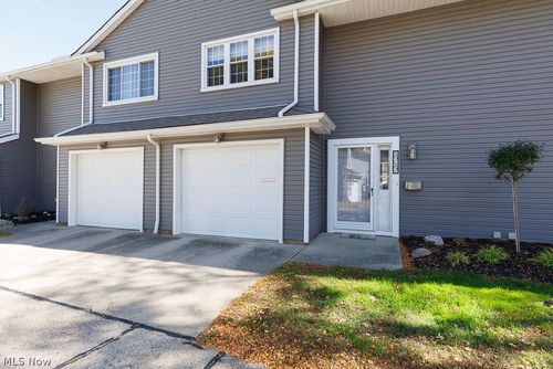 8-52-1717 Walnut Ln, Rocky River, OH, 44116-2308 | Card Image