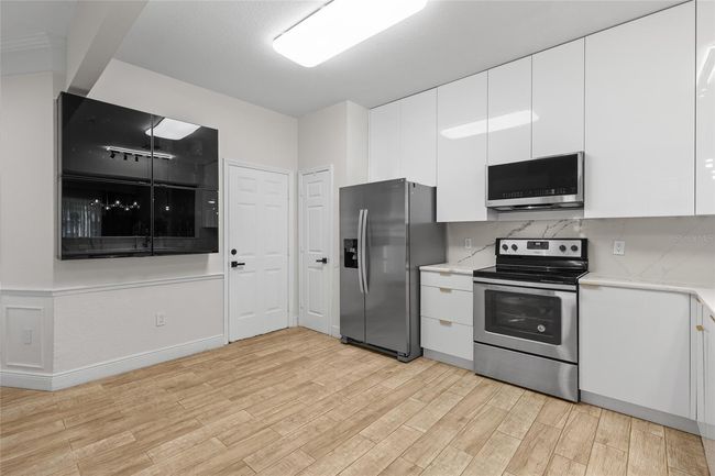 Eat in space in the kitchen | Image 8