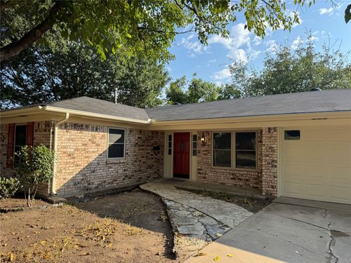 307 Ables St, Granbury, TX, 76048-1805 | Card Image