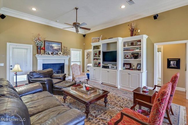 08-1012 Woodbridge Dr | Image 8