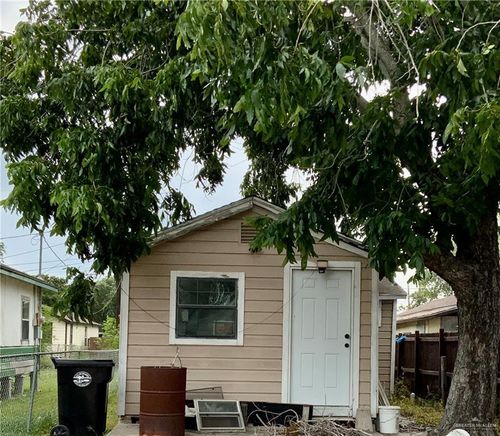 104 S Guerra Ave, Weslaco, TX, 78596-6328 | Card Image
