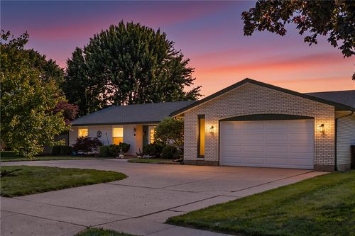 306 Scott Dr, Englewood, OH, 45322-1142 | Card Image