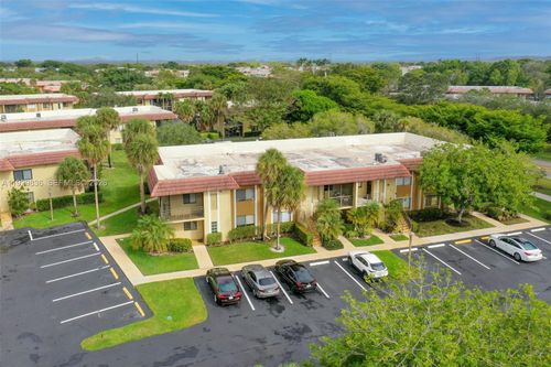 102-325 Lakeview Dr, Weston, FL, 33326-1365 | Card Image