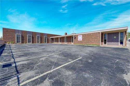 120 S Liberty St, Independence, MO, 64050-3701 | Card Image