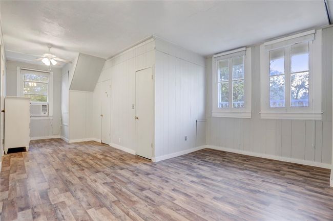 VERY LARGE UPSTAIRS BEDROOM THAT COULD ALSO SERVE AS GAMEROOM/OFFICE W/DOUBLE CLOSET. DOUBLE HEAT & COOL-LAMINATE FLOOR | Image 20
