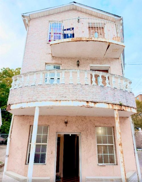 1-1234 Stanley Ave, New York, NY, 11208 | Card Image