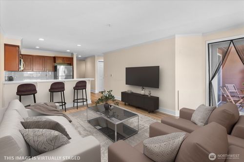 apt-313-1417 Queen Anne Ave N, Seattle, WA, 98109-5753 | Card Image