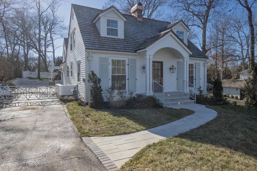 4401 Iroquois Ave, Nashville, TN, 37205-3831 | Card Image