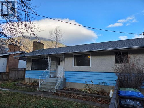 512 12th Ave, Keremeos, BC, V0X1N3 | Card Image