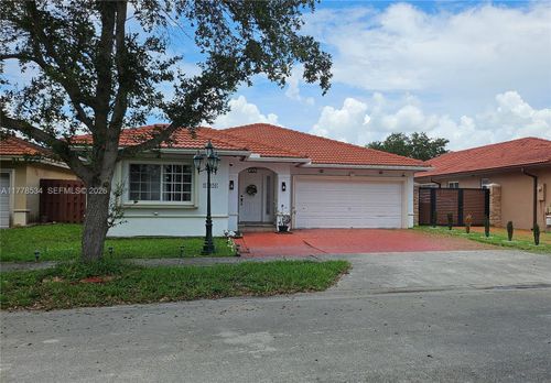 14426 Nw 88th Ave, Miami Lakes, FL, 33018-8031 | Card Image