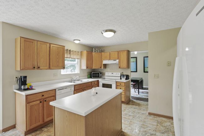 8537 Wildomar Ave, House other with 3 bedrooms, 3 bathrooms and null parking in Reynoldsburg OH | Image 13