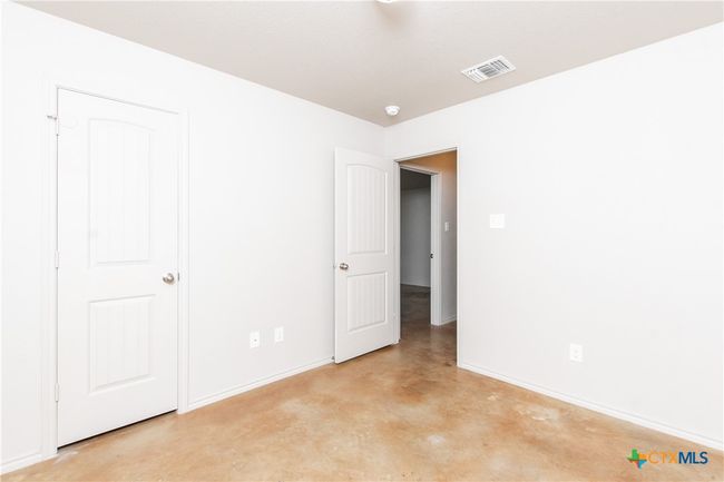 6903 Oliver Loving Dr, House other with 5 bedrooms, 3 bathrooms and null parking in Killeen TX | Image 16