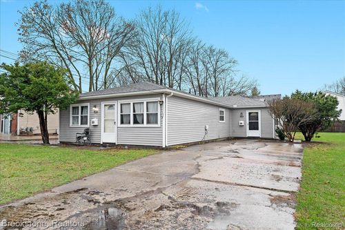 1065 York St, Plymouth, MI, 48170-1439 | Card Image