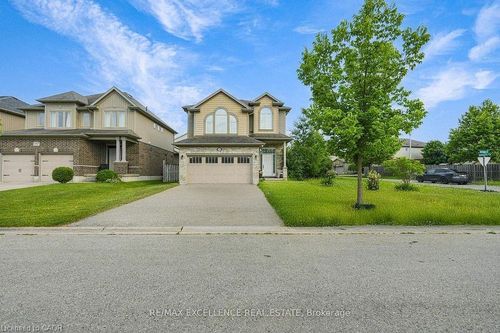 1860 Devos Dr, London, ON, N5X0G2 | Card Image