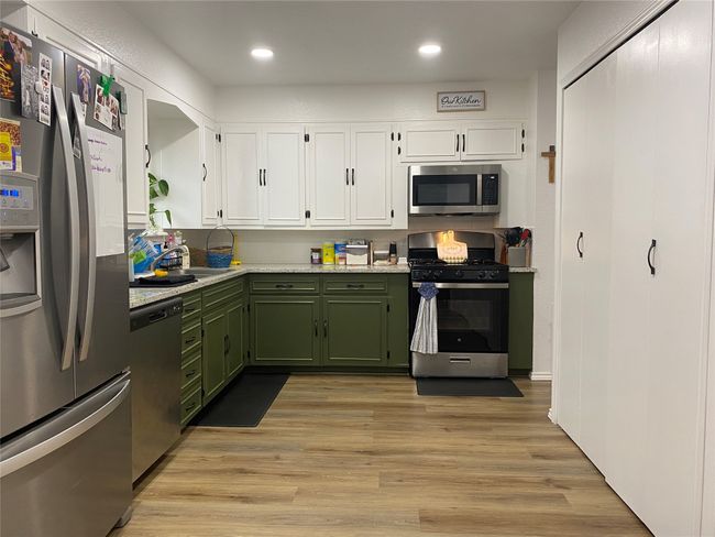 302 Meadow Dr, House other with 2 bedrooms, 1 bathrooms and null parking in Gainesville TX | Image 6