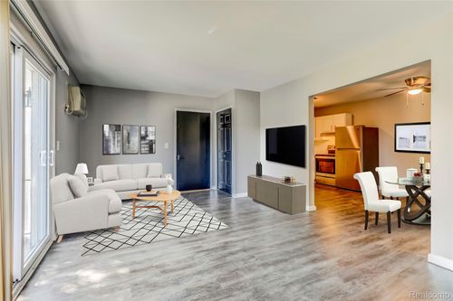 apt-5-5650 Pardee Ave, Dearborn Heights, MI, 48125-2452 | Card Image