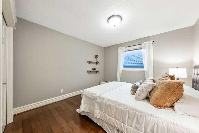 169 Signature Way Sw, House other with 5 bedrooms, 4 bathrooms and 4 parking in Calgary AB | Image 32