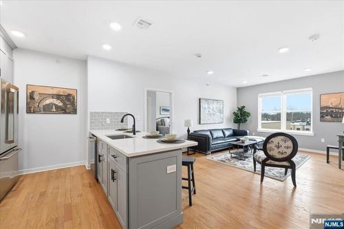 660 Bloomfield Ave, Bloomfield, NJ, 07003-2511 | Card Image