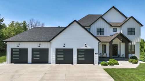 S8908 Chestnut Rd, Eau Claire, WI, 54701-1102 | Card Image
