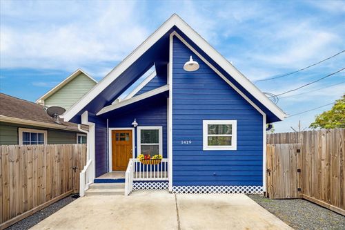 1419 Laird St, Houston, TX, 77008-3741 | Card Image