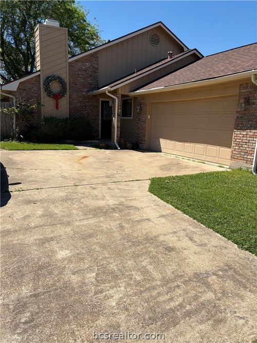 8902 Driftwood Dr, College Station, TX, 77845-5577 | Card Image