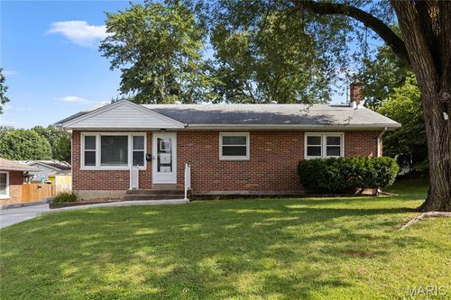 122 Sue Ln, Saint Charles, MO, 63301-1365 | Card Image