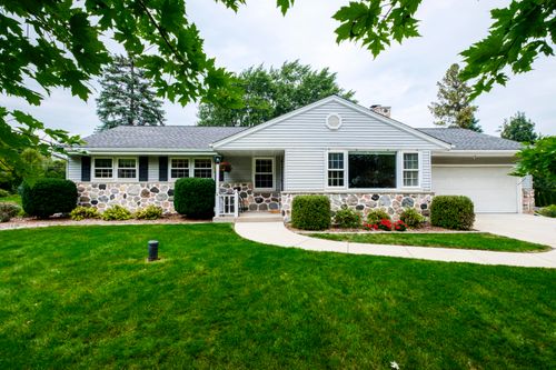 12820 Winthrop Ct, Brookfield, WI, 53005-3815 | Card Image