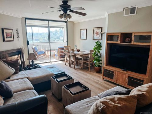 210-3098 Rue Dorleans, San Diego, CA, 92110-5941 | Card Image