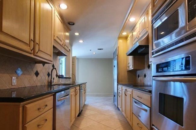 APT-1703 - 3350 Mccue Rd, Condo with 2 bedrooms, 2 bathrooms and 2 parking in Houston TX | Image 5