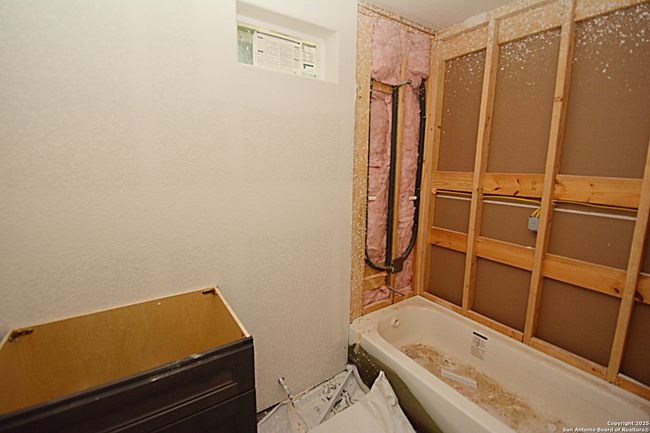 3316 Contour Dr, House other with 3 bedrooms, 2 bathrooms and null parking in Spring Branch TX | Image 9