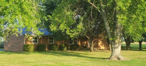 8340 N Cherryville Ln, Mount Vernon, IL, 62864-6328 | Card Image
