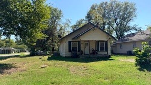 1101 W Spring St, Collinsville, OK, 74021-3120 | Card Image