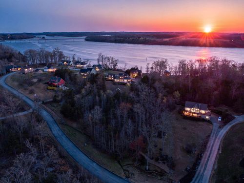 15732 Channel Point Drive, Bakewell, TN, 37373 | Card Image