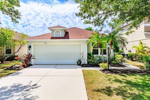6242 Blue Runner Ct, LAKEWOOD RANCH, FL, 34202-5811 | Card Image