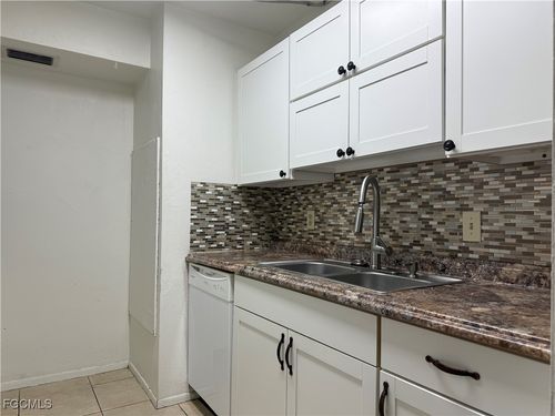 apt-c4-2828 Jackson St, FORT MYERS, FL, 33901-6254 | Card Image