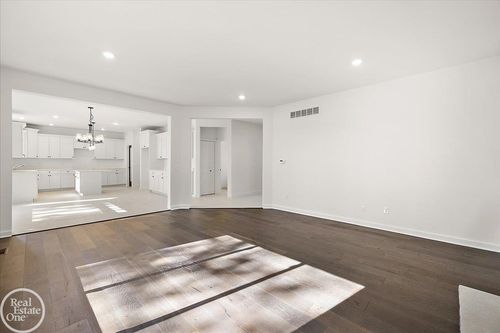 50710 Summit View Dr, Macomb, MI, 48042-1742 | Card Image