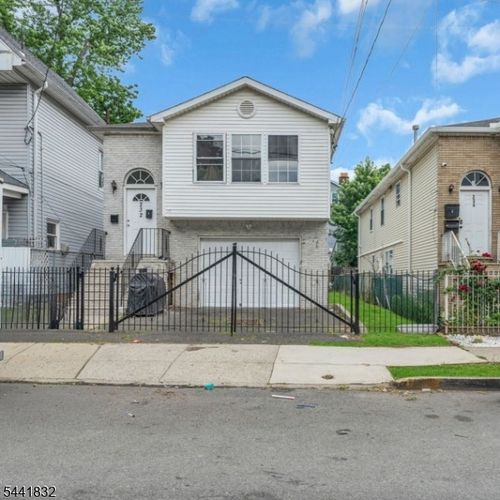 232 4th St, Newark, NJ, 07107-2215 | Card Image