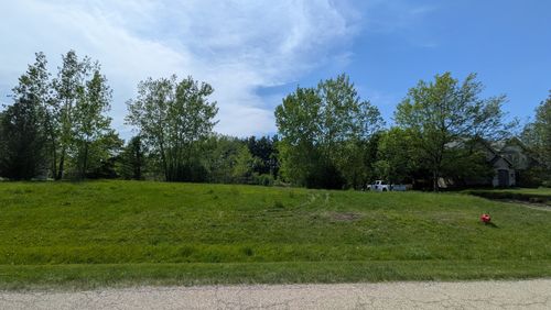 8770 Belfield Drive, Lakewood, IL, 60014 | Card Image